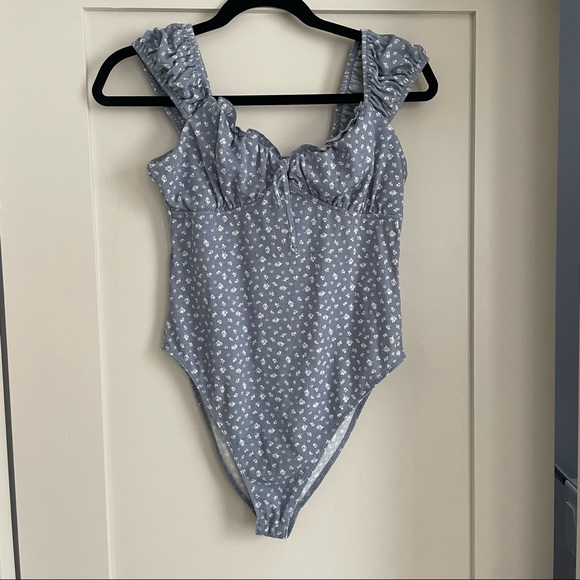 Wild Fable Bodysuit Sweetheart Neckline Medium NWOT - Picture 1 of 8